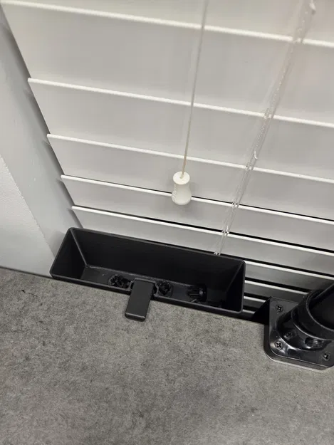 Thùng Rác Tháo Rời Gắn Bàn (Desk Mount Removable Trash Bin) - Image 1