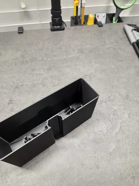 Thùng Rác Tháo Rời Gắn Bàn (Desk Mount Removable Trash Bin) - Image 4