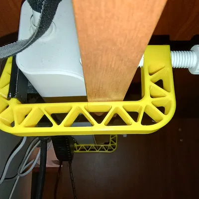 Light C-Clamp (C-clamp nhẹ)