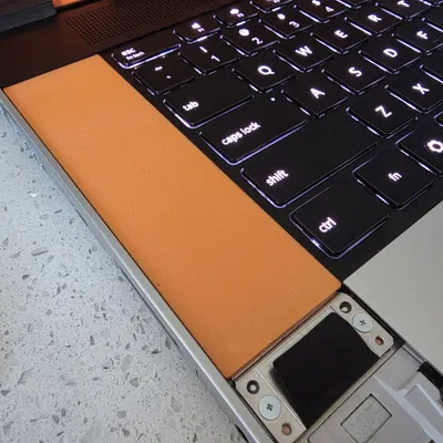 Framework 16: Nắp spacer bàn phím in được (cần lấy parts từ spacer gốc)