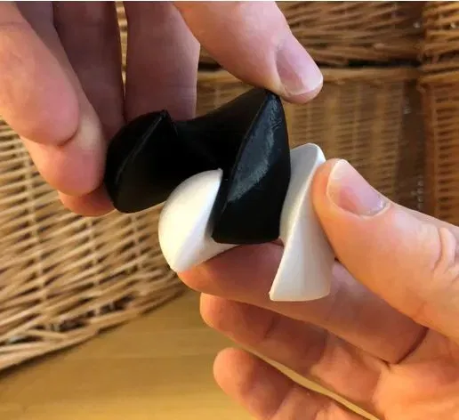 Trái tim xoắn ốc có ngăn chứa ẩn - Image 1