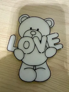 LoveBear – Gấu nhỏ cầm bảng “love” - Image 1