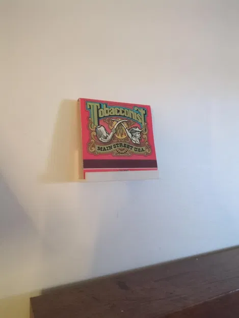 Giá treo trưng bày 1 hộp diêm (Matchbook) dùng Command Strip - Image 1