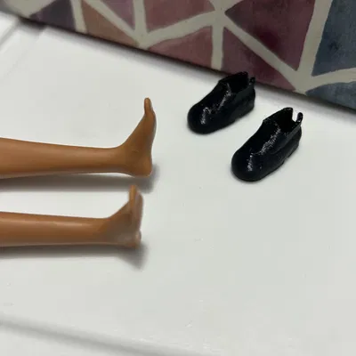Giày vừa cho Barbie chân bè (flat foot)