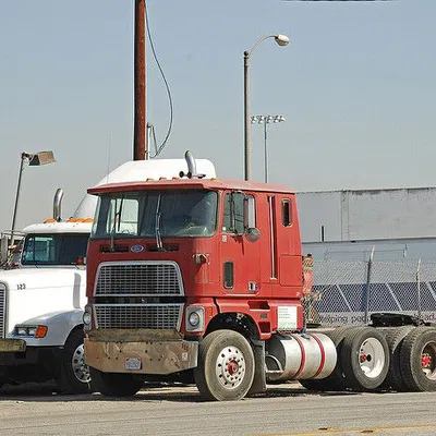 Ford CL9000 – Xe đầu kéo hạng nặng