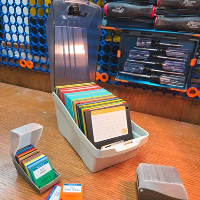 Hộp đựng mẫu filament dạng đĩa mềm – Realistic hơn