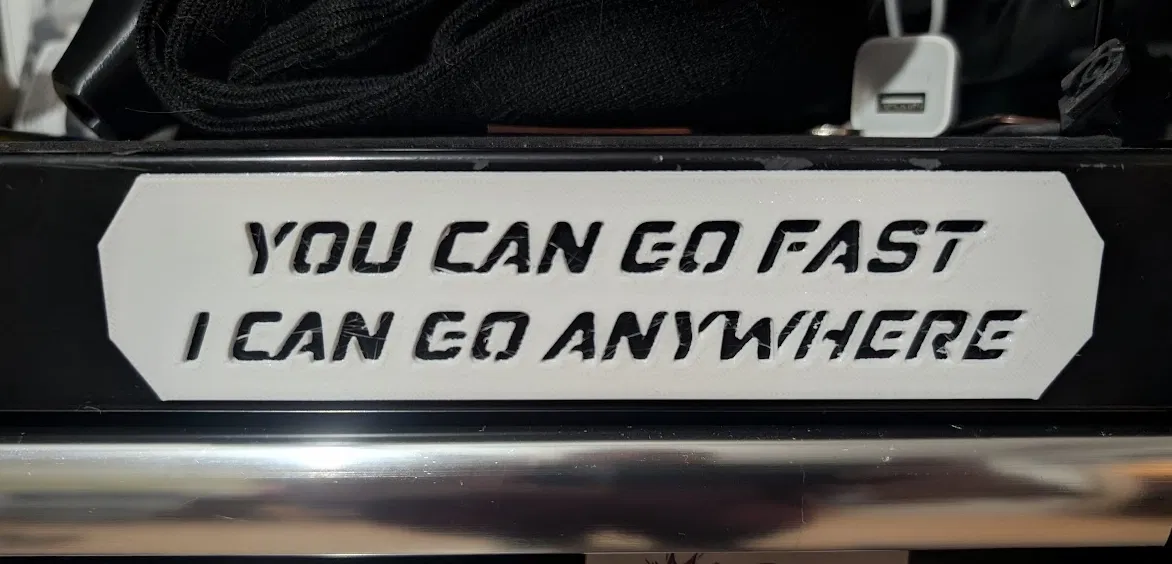 Huy hiệu “You Can Go Fast Emblems Remixed” (chữ cắt xuyên) - Image 1