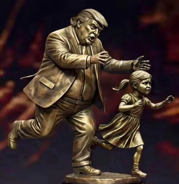 Tượng Trum9 (Trum9 statue) - Image 1