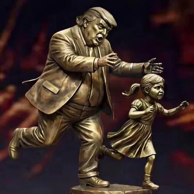 Tượng Trum9 (Trum9 statue)