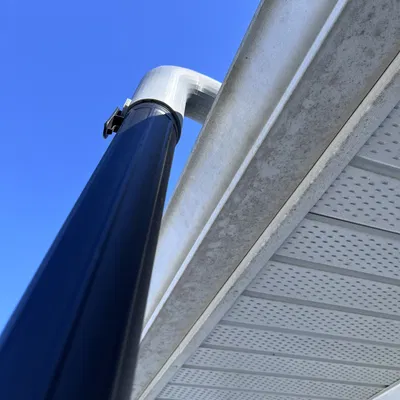 Gutter Sux – Đầu nối Shop Vac hút lá trong máng xối