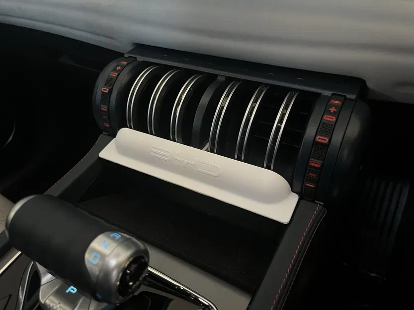 Khay sạc wireless BYD Atto3 (2023) – Miếng hướng gió làm mát điện thoại - Image 2