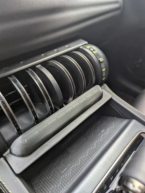 Cánh tản nhiệt khay sạc không dây BYD Atto 3 có grip kẹp cố định - Image 1