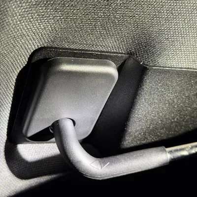 Ford Police Interceptor Utility Vehicle - Sửa ngàm tấm che nắng (Sun Visor)