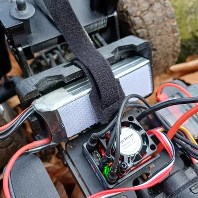 Enduro12 Trail Truck Element RC - Khay pin lớn hơn