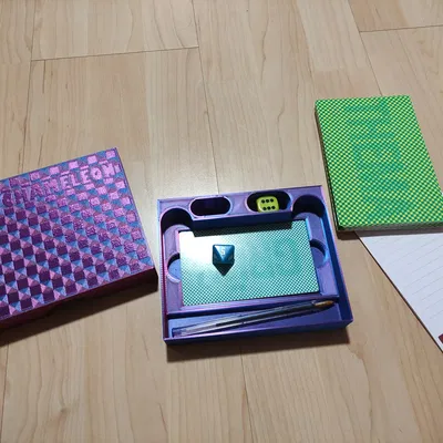 Hộp To-Go cỡ nhỏ cho The Chameleon Game