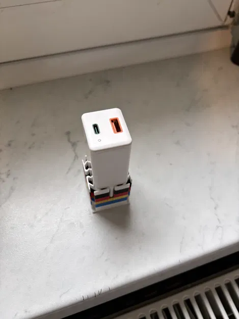 Khay tổ chức cáp USB treo tường (USB cable organizer) - Image 11