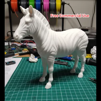 Tượng Ngựa Vằn Bán Hiện Thực (Semi-Realistic Zebra Statue)