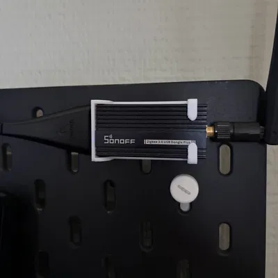 Ngàm gắn Skadis cho SONOFF ZBDongle-E