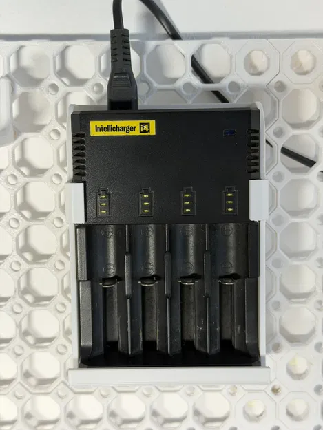 Giá treo Multiboard cho Nitecore Intellicharger i4 - Image 2