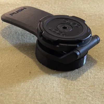 Universal Quad lock mount – đế/đuôi gắn Quad Lock đa năng