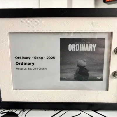 Khung treo tường cho màn hình Waveshare E-Ink 7.5" (800×480)