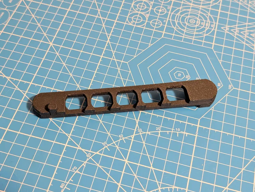 Parametric Yarn Gator – Kẹp dẫn sợi chống rối (Print-in-Place) - Image 3