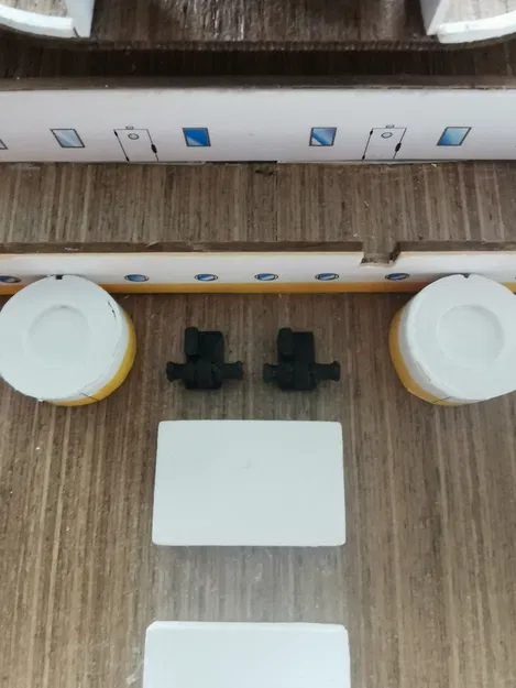 Treuils (Treuil 2965, 2966 & 2967) cho Titanic tỉ lệ 1/250 - Image 2