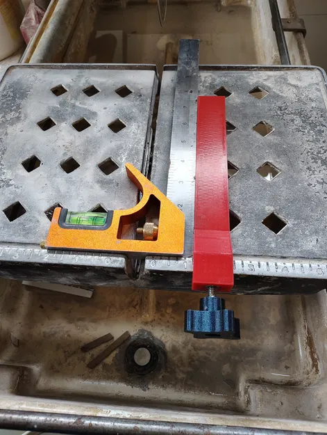 Rip Fence cưa gạch MK Tile Saw (MK 159751) trong OpenSCAD - Image 2