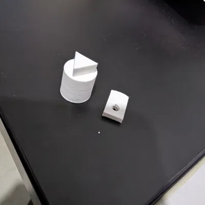 Chốt khóa nắp hộp công tơ điện, đầu tam giác 7mm