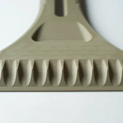 Ultimate Ice Scraper – Dụng cụ cạo băng kính xe