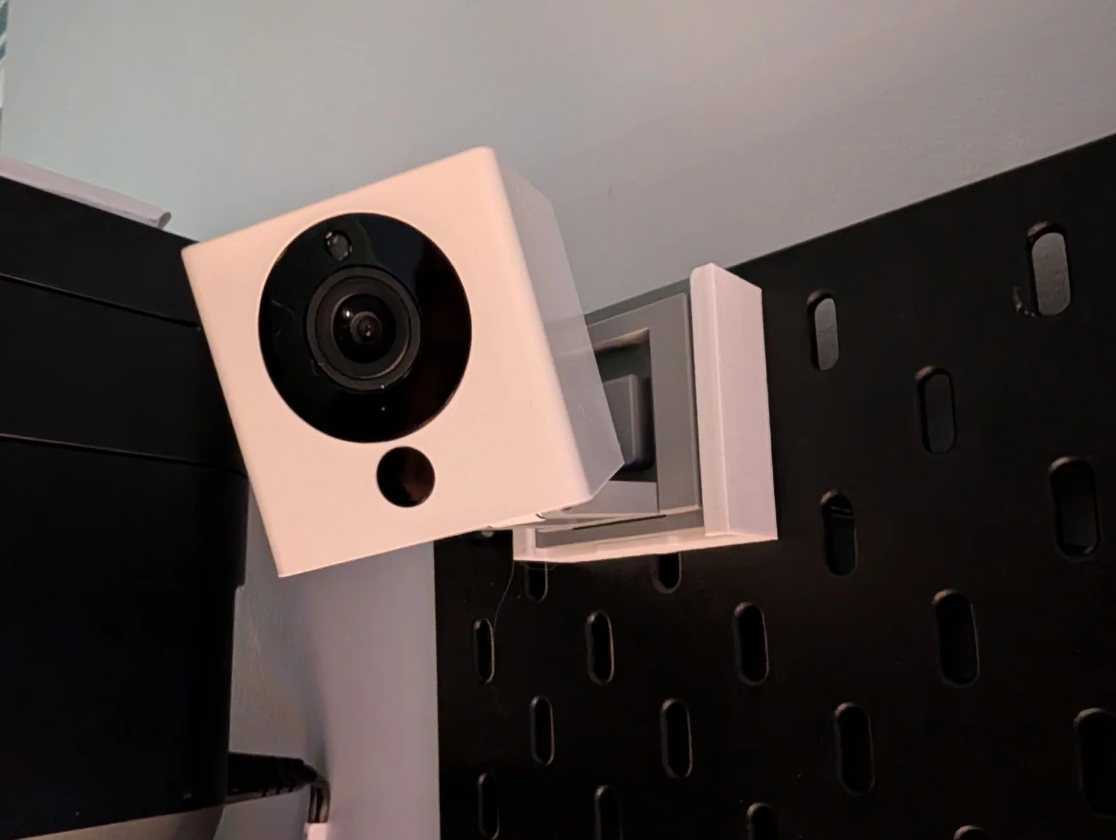 Phụ kiện Skadis cho Wyze Cam V2… 1