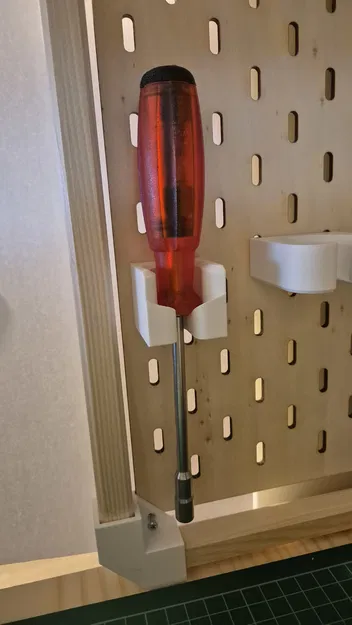 Giá treo tua vít SKÅDIS – Swiss Tools (thiết kế tối giản) - Image 2