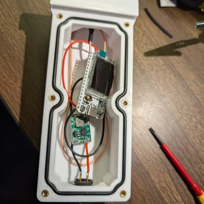 Giá gắn cột cho mesh radio (Mesh radio pole mount)