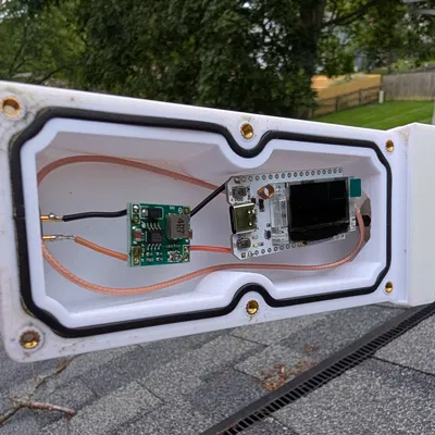 Giá gắn cột cho mesh radio (Mesh radio pole mount)