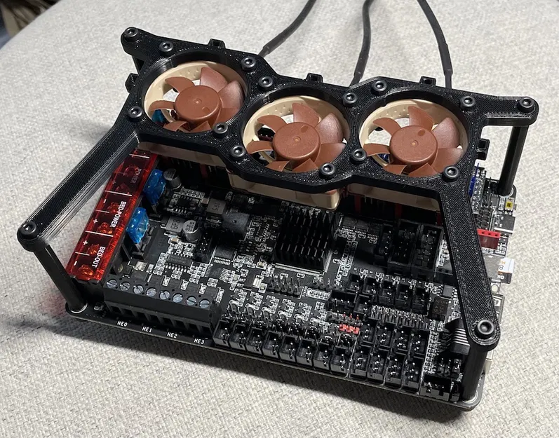 Mount Octopus Pro cho DIN Rail Bracket & Fan Mount - Image 1