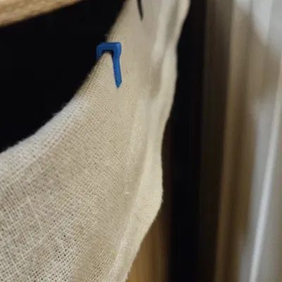 Kẹp giữ túi giặt (Laundry bag clip)