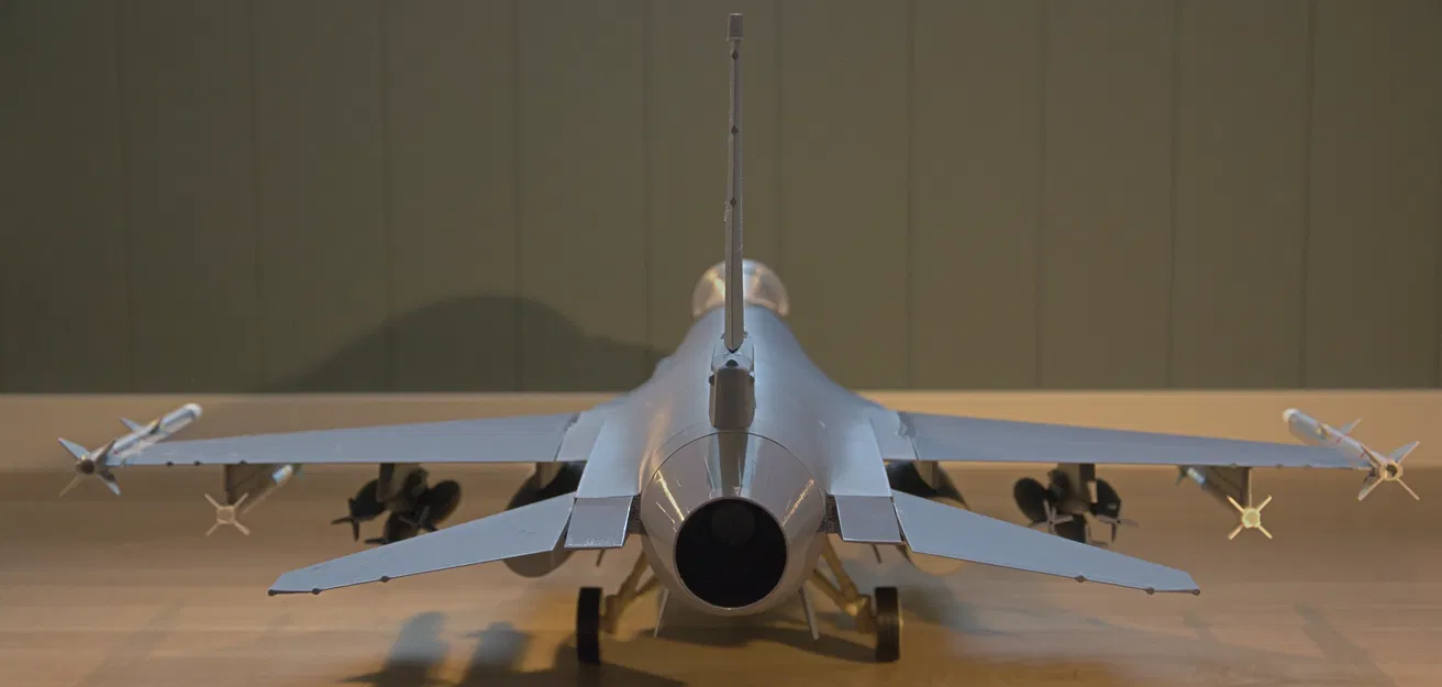 Mô hình F-16 Fighting Falcon tỉ lệ 1/16 để in 3D - Image 7