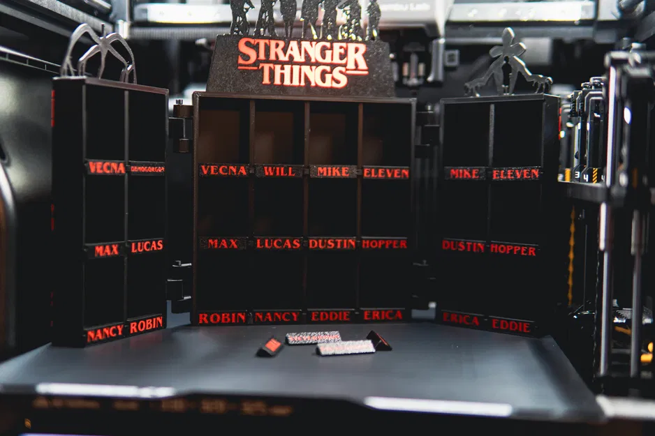 Kệ trưng bày phát sáng Stranger Things KinderJoy FunkoDisplay - Image 4