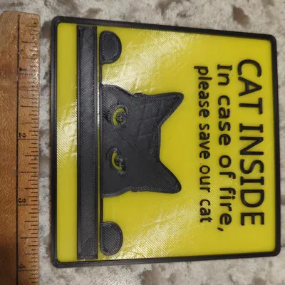 Bảng hiệu “Cat Inside Sign” (Có mèo bên trong)