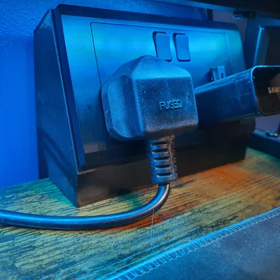 Kẹp bàn ổ cắm đôi UK, nâng cao 20mm để chừa chỗ cho phích cắm