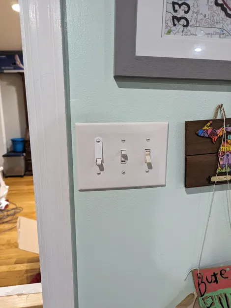 Khóa/ốp chặn công tắc đèn toggle – đơn giản, dễ, nhanh - Image 3