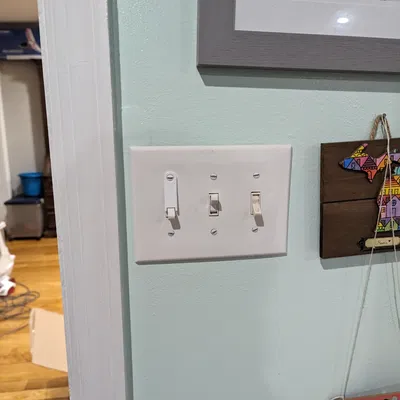 Khóa/ốp chặn công tắc đèn toggle – đơn giản, dễ, nhanh