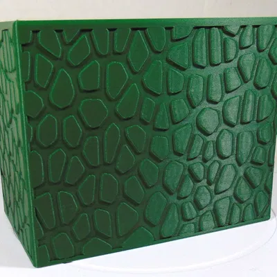 Ống Cắm Bút/Đựng Dụng Cụ Hình Chữ Nhật Khắc Hoa Văn Veroni