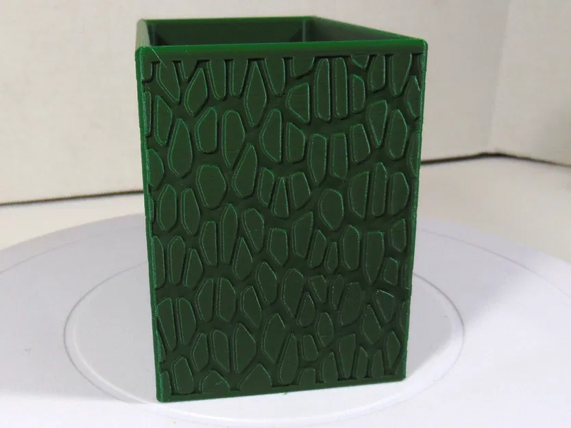 Ống Cắm Bút/Đựng Dụng Cụ Hình Chữ Nhật Khắc Hoa Văn Veroni - Image 5