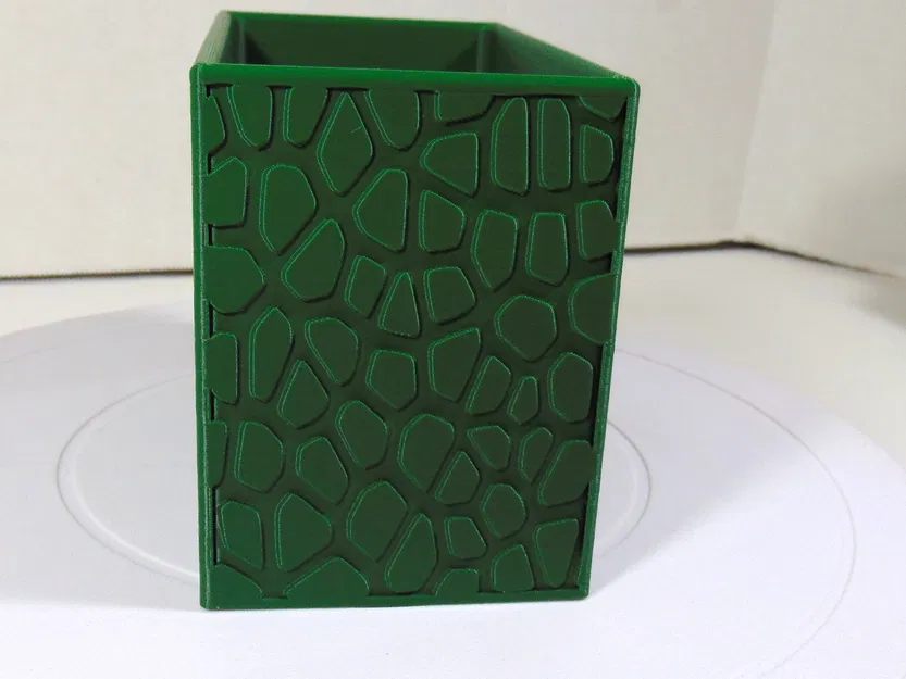 Ống Cắm Bút/Đựng Dụng Cụ Hình Chữ Nhật Khắc Hoa Văn Veroni - Image 6