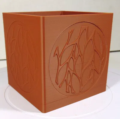 Khay đựng bút họa tiết lá hiện đại dáng vuông kiêm chậu cây