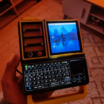 Cyberdeck Cầm Tay Gập Được - Máy Tính Mini CyberPlug 3.0 (Raspberry Pi)