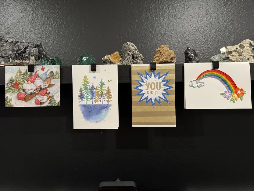 Móc Treo Kệ Cho Thiệp Chúc Mừng - Image 1