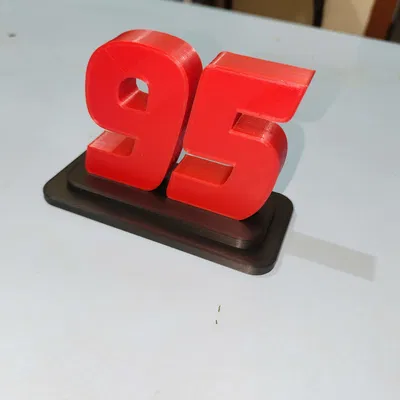 Mô hình để bàn Lightning McQueen “95” phong cách đua kèm chân đế press-fit