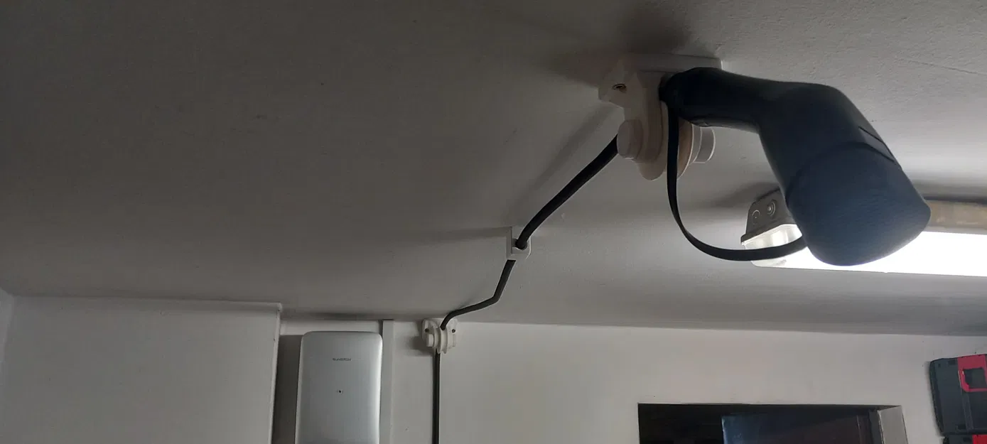 Dẫn hướng cáp trên trần cho cáp Wallbox - Image 1